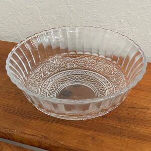 KIG Elegant Vintage Pressed Glass Fluer de Les  Glass Scalloped Edge Bowl